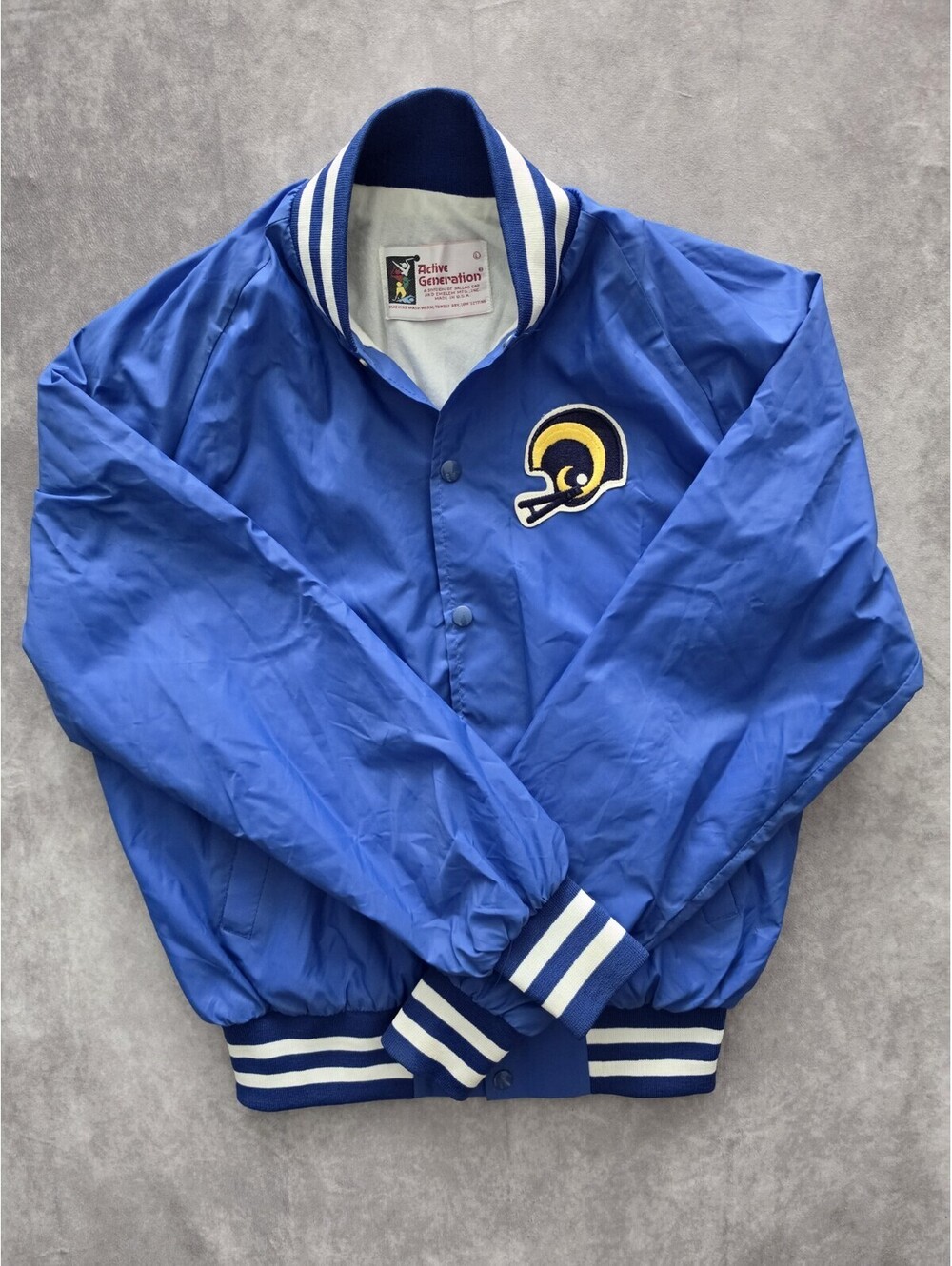 SKU0299 Vintage LA Rams Active Generation Mens Large Blue NFL Snap Jacket